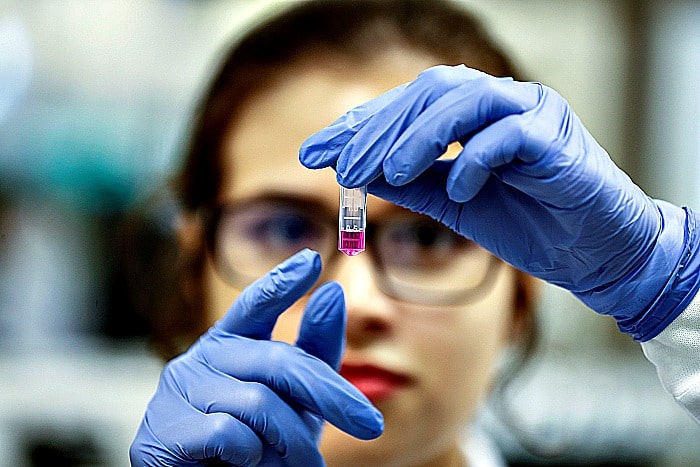 США разработают вакцину от коронавируса первыми в мире