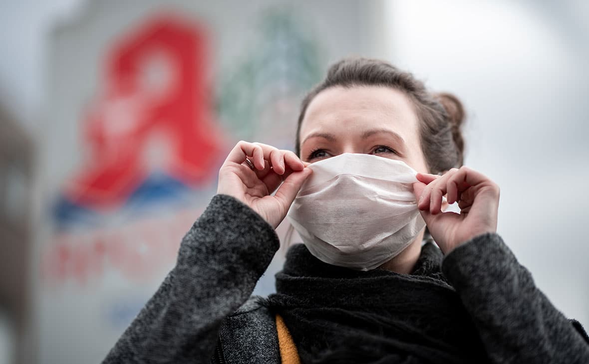В Минздраве допустили заморозку цен на медицинские маски в России