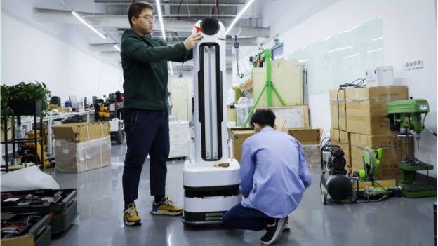 Роботы-уборщики: как они работают и чем помогают в борьбе с коронавирусом