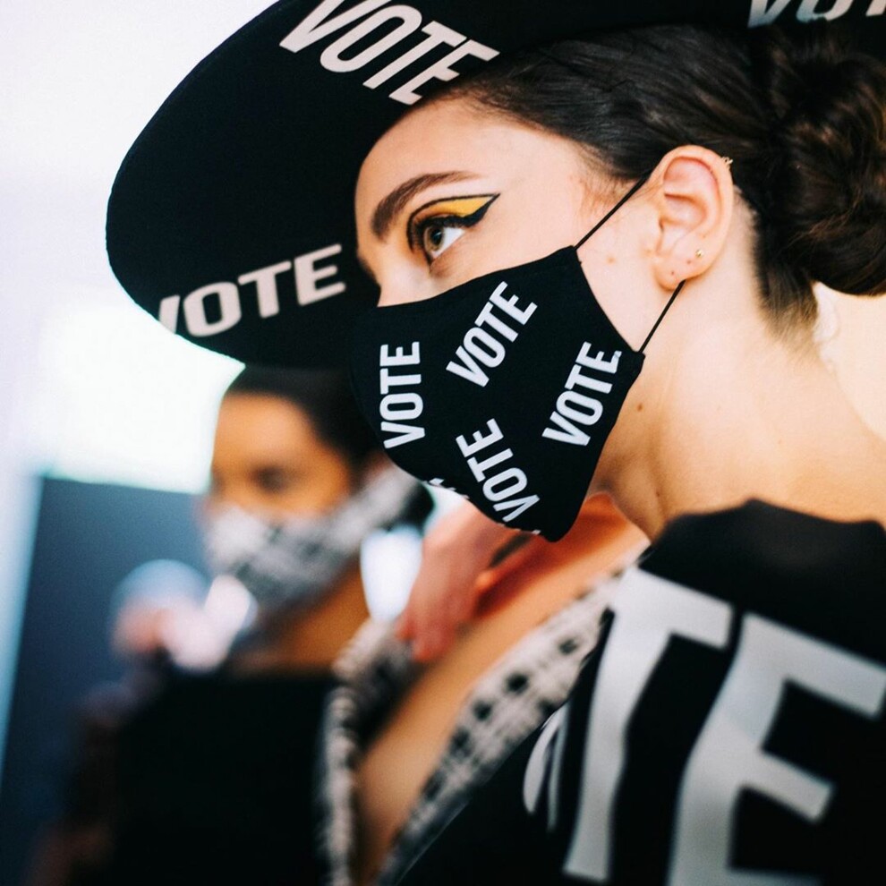 Как модные бренды реагируют на президентские выборы в США