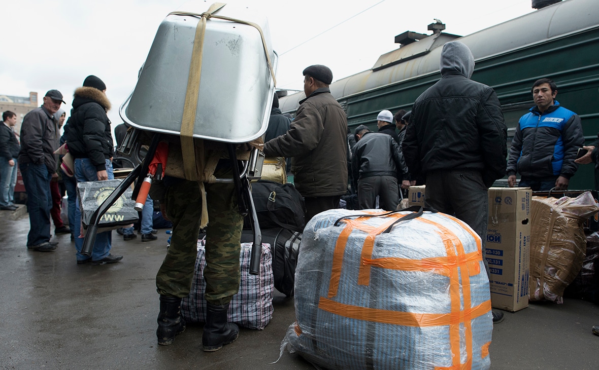 Эксперты оценили последствия оттока мигрантов из России