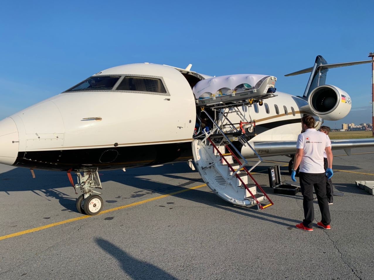 Самолет с Навальным прибыл в Берлин