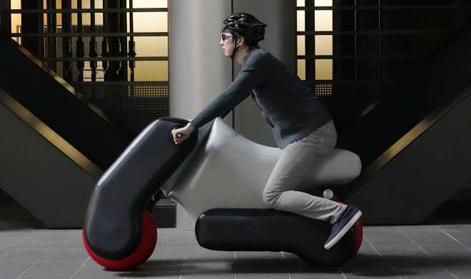 В Японии разработали надувной скутер, который практически ничего не весит