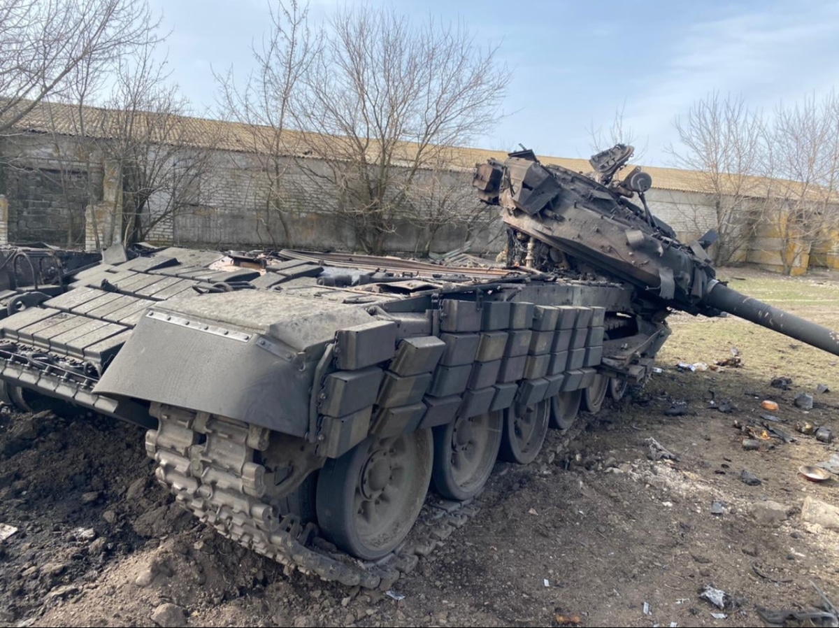 В Донецкой области морпехи отбили массированную атаку россиян – «затрофеили» более 20 БТР и БМП