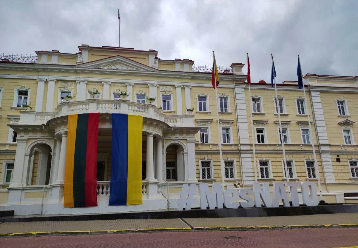 Банк Литвы, обслуживающий транзит в Калининград, прекратит операции с РФ