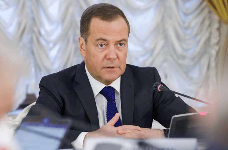Медведев снова рассказывает о распаде Украины