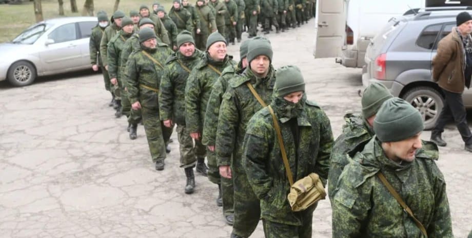 Россия мобилизовала почти все мужское население на захваченных территориях Луганщины и Донбасса – ГУР