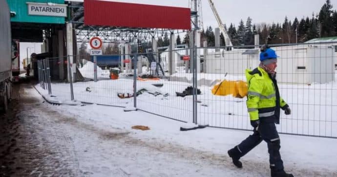 Amnesty International: Власти Латвии избивали и пытали электрошокером мигрантов, чтобы выдворить их из страны