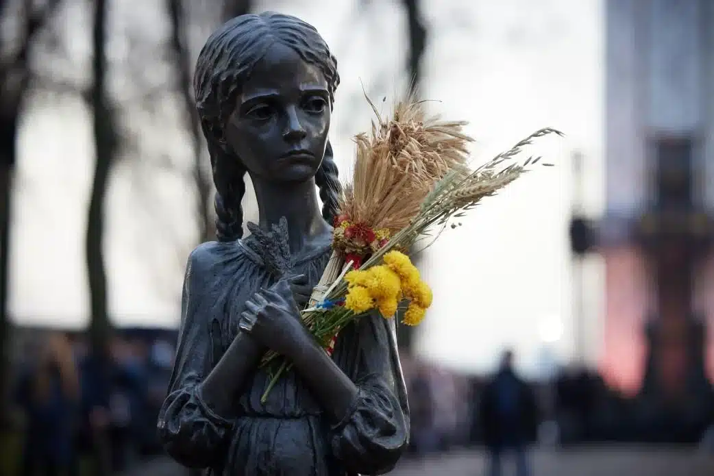 Германия признает Голодомор геноцидом украинского народа — Кулеба
