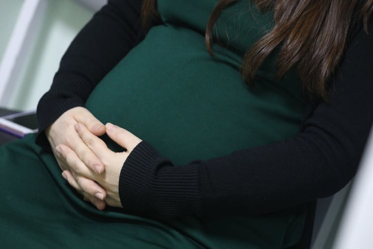 В РФ запретили суррогатное материнство для иностранцев