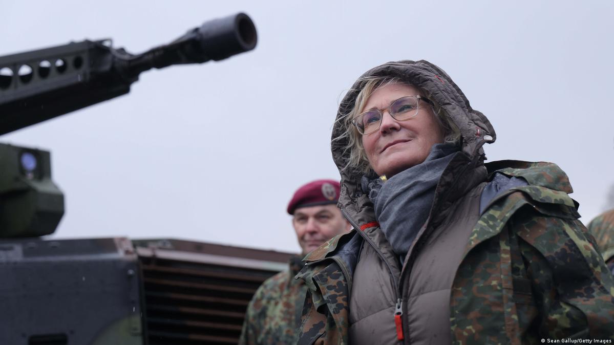 Отставка министра обороны Германии