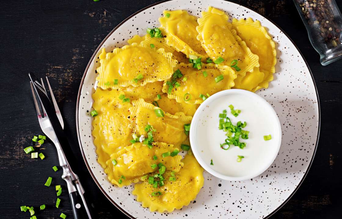 Простое блюдо на Масленицу: рецепт вареников с картошкой
