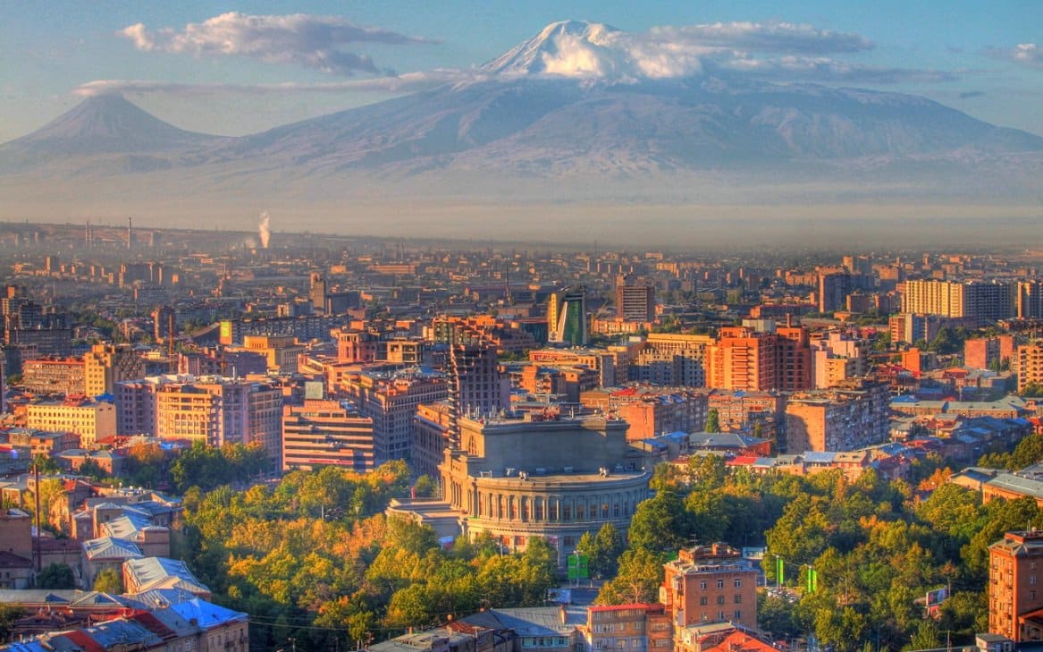 Россияне скупают недвижимость в Армении