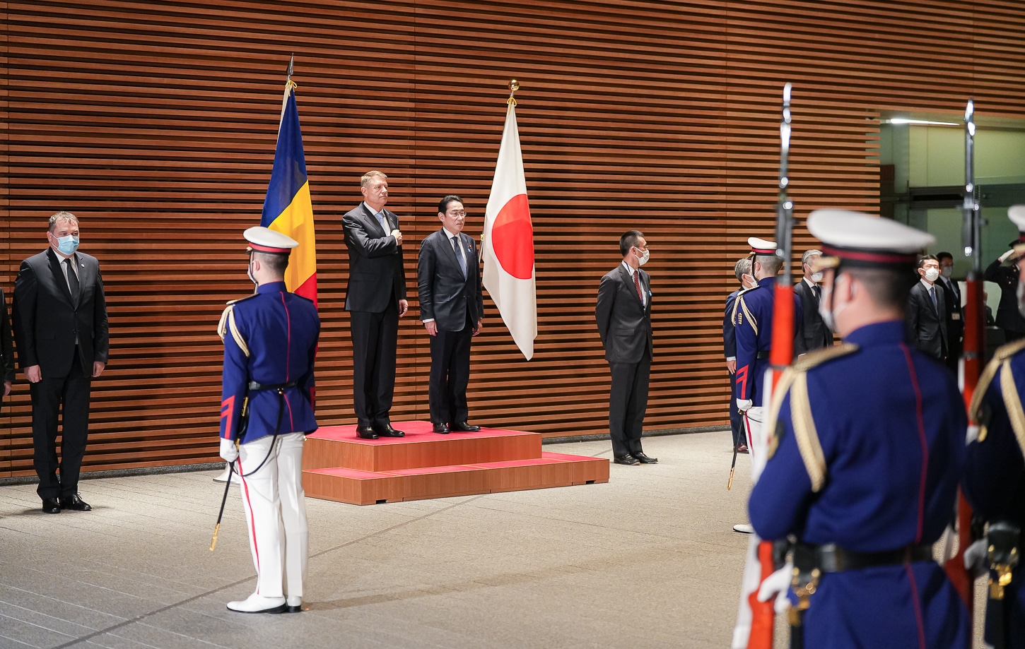 Япония и Румыния договорились совместно поддерживать Молдову