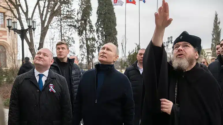 Путин приехал в Крым в годовщину аннексии