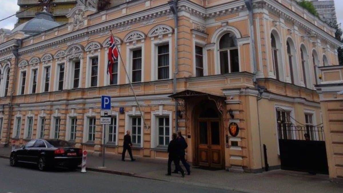 Россия выслала десять норвежских дипломатов