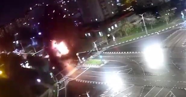 Момент взрыва авиабомбы в Белгороде попал на видео