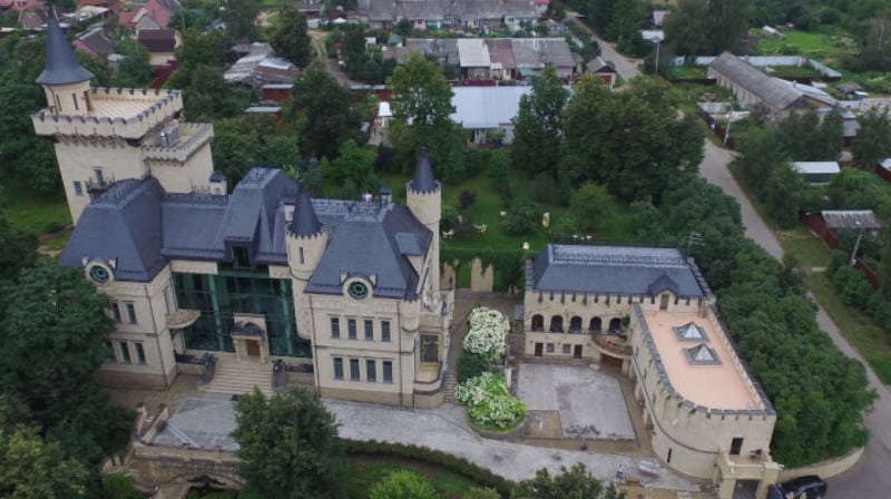 Замок Пугачевой станет похоронным центром и самым большим в мире крематорием