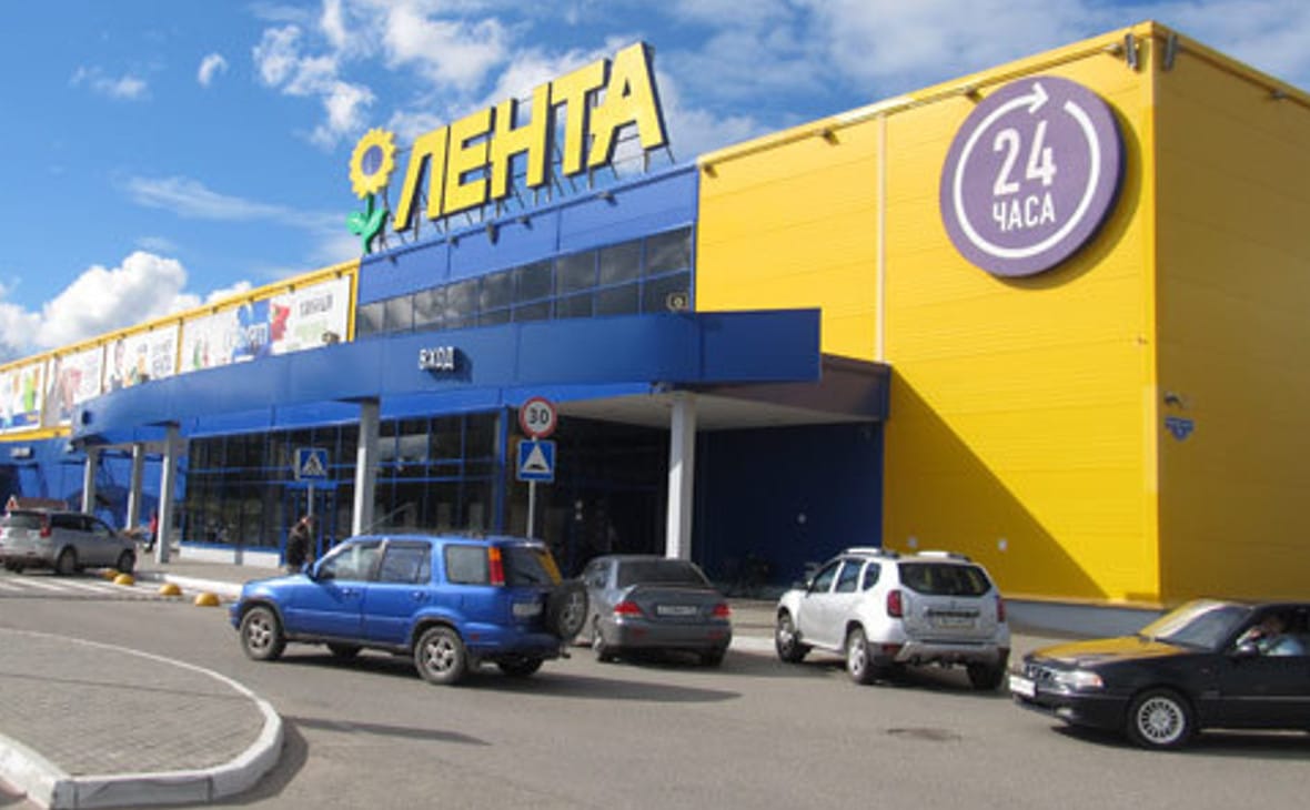 Петербургского ретейлера «Лента» завалили жалобами из-за фирменного желто-синего цвета магазинов
