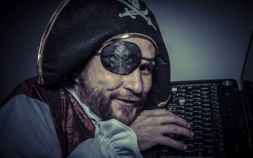 Использование пиратского ПО ушедших из России компаний станет платным