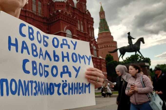 В России и мире прошли акции в поддержку Алексея Навального
