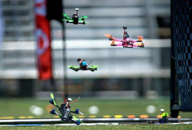 Минспорт признал лазерный бой и гонки дронов видами спорта