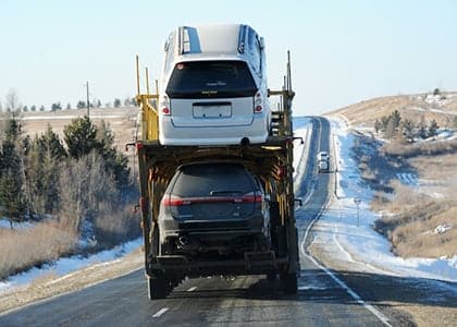 Грузия ограничила поставки автомобилей в Россию