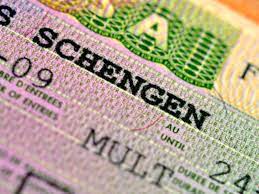 Эксперт назвала страны, в которые россиянам проще всего оформить шенген