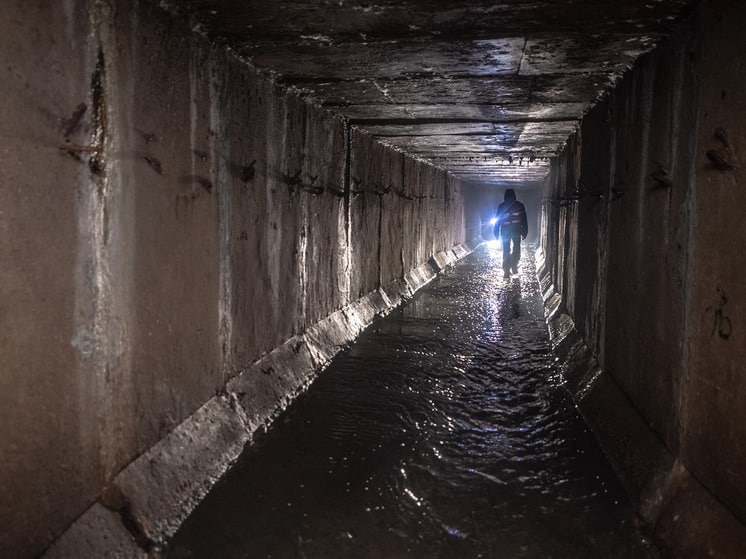 Минимум четверо погибли во время экскурсии по подземным коллекторам в Москве. Их затопило ливнем