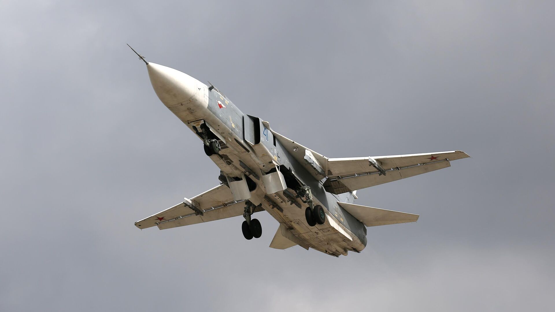 Под Волгоградом разбился Су-24: крушение бомбардировщика сняли на видео