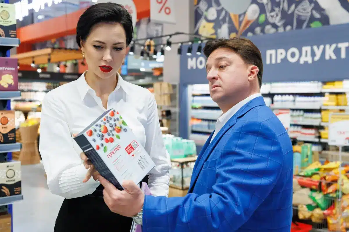 Настасья Самбурская руководит гипермаркетом в трейлере комедийного сериала «Галя, у нас отмена!»