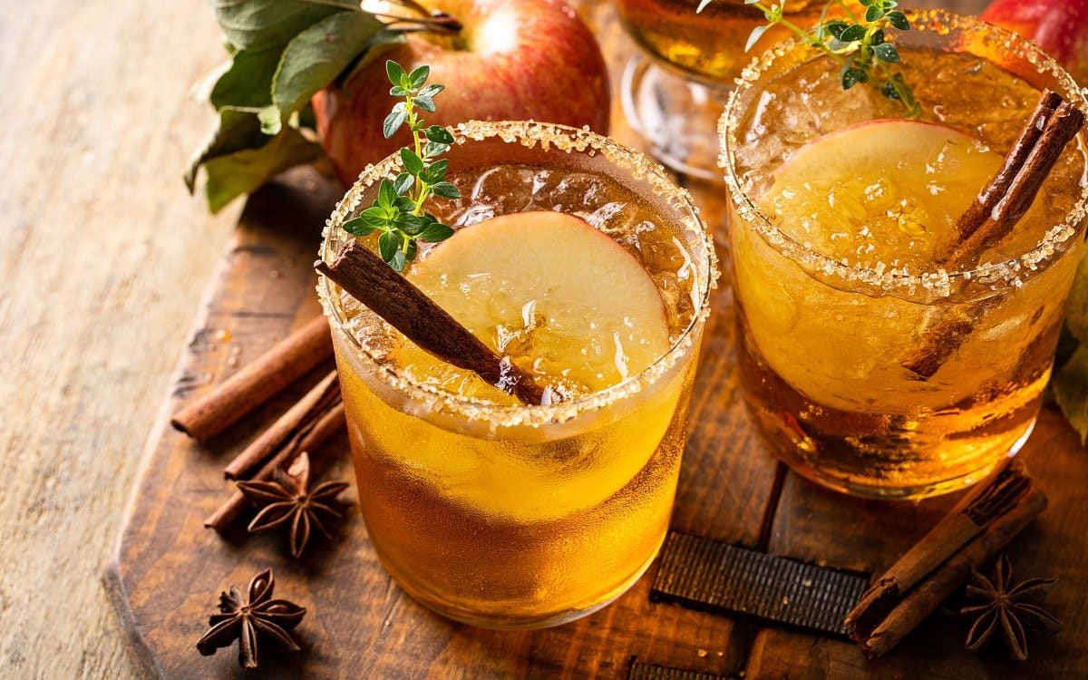 Любимый напиток с нотками осени: как приготовить коктейль яблочный сидр маргарита