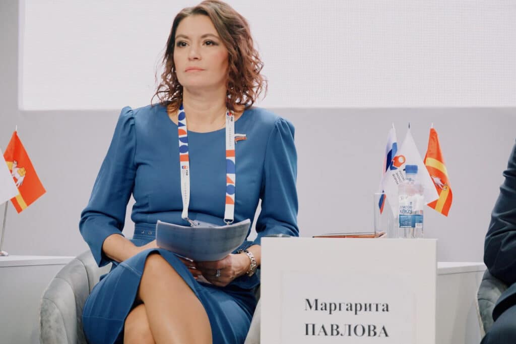 Мнением о высшем образовании и рождаемости Маргарита Павлова поделилась на Русском экономическом форуме в Челябинске