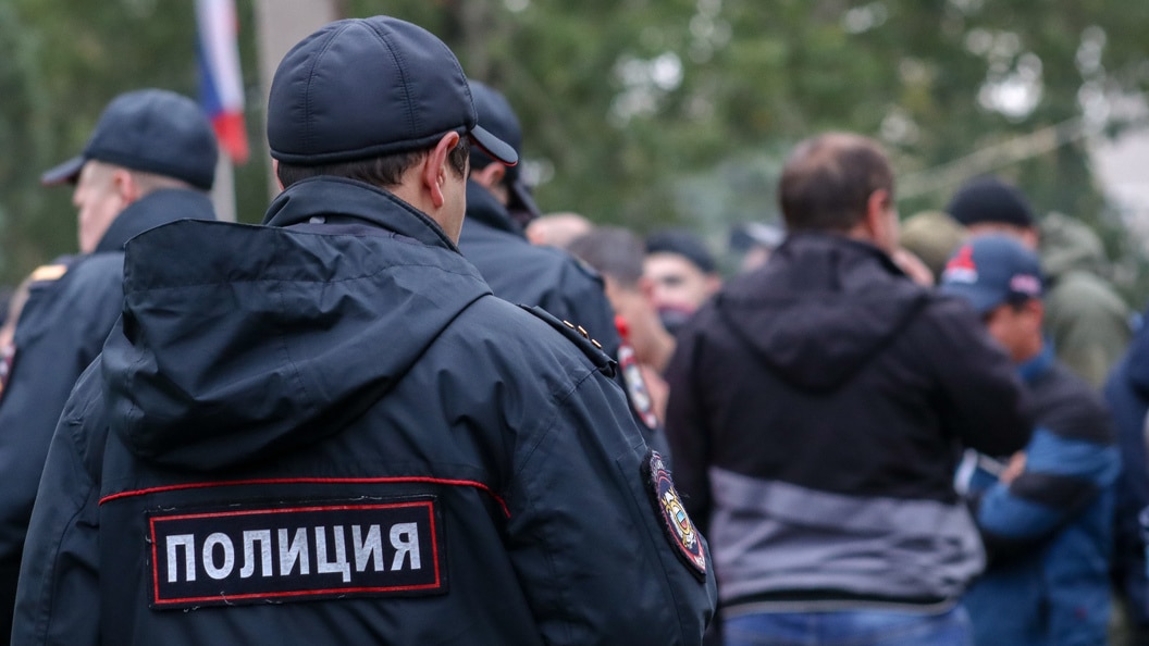 Силовики забрали в военкомат 40 россиян из подмосковного общежития