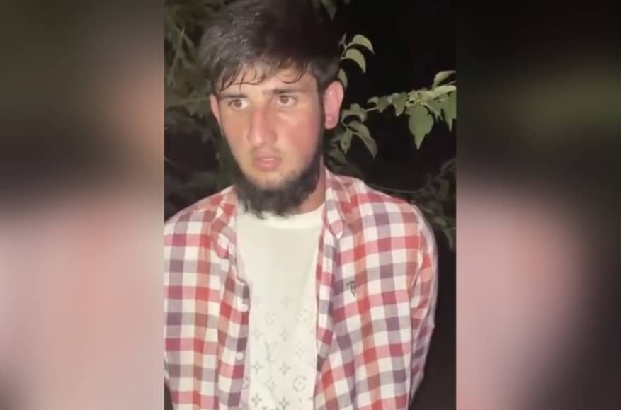 «Осторожно, новости»: Житель Чечни Ризван Дадаев покинул Россию после задержания, пыток и плена из-за сексуальной ориентации