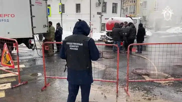 В Нижнем Новгороде более 10 человек пострадали при прорыве трубы с кипятком