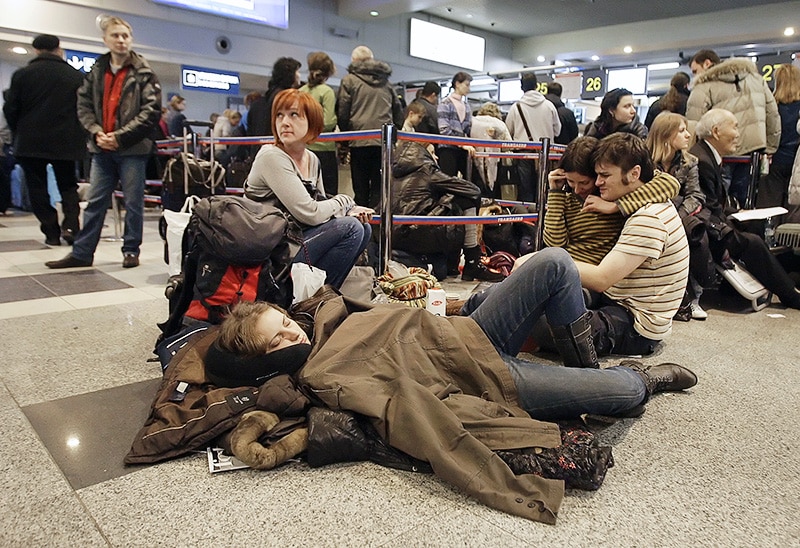 Более 130 пассажиров не могут вылететь из Москвы уже 17 часов