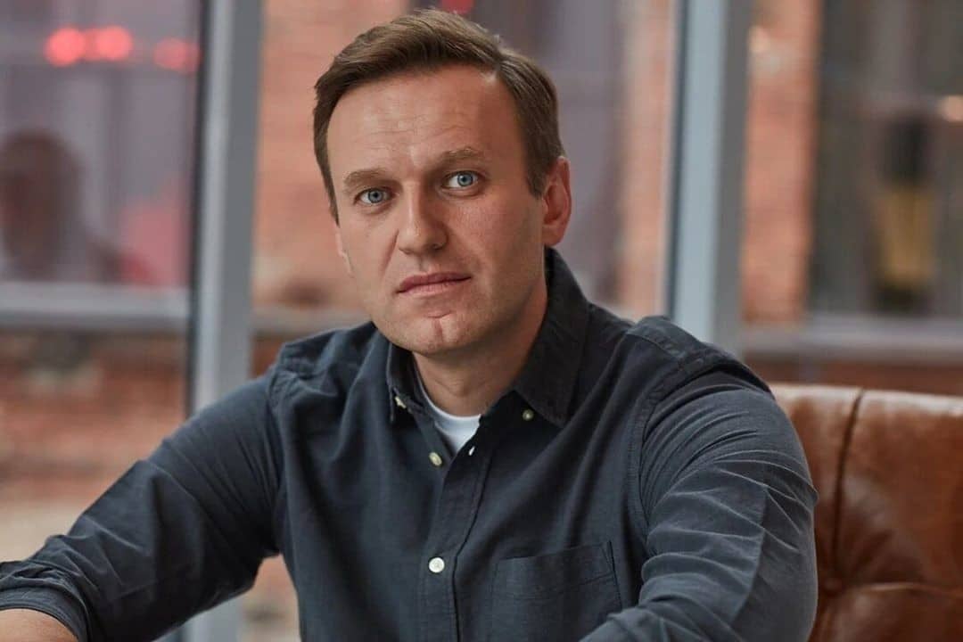 Мать Навального сообщила, что ей показали тело сына; отдавать его отказываются