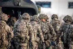 Еврокомиссия допустила возможную отправку солдат стран ЕС в Украину