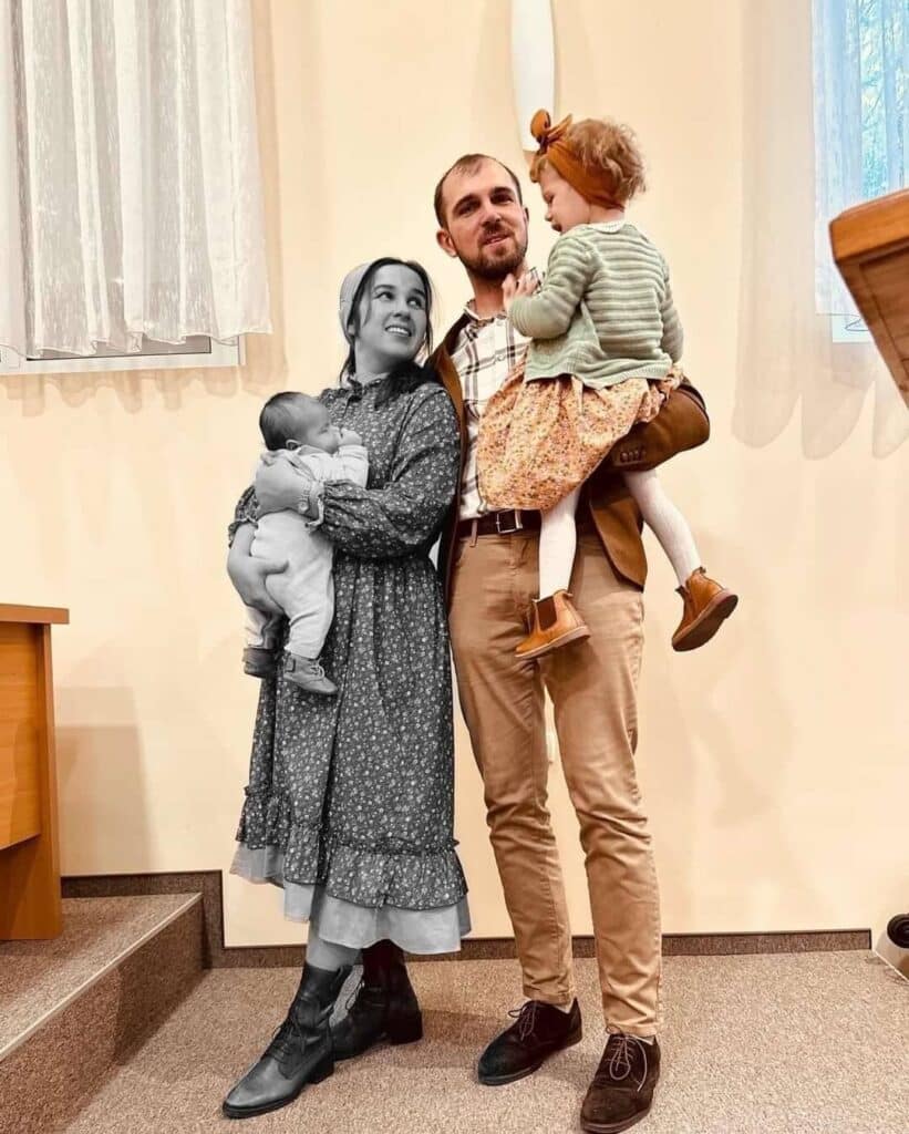 Анна Гайдаржи с 4-месячным сыном Тимофеем (черно-белые на снимке) погибли