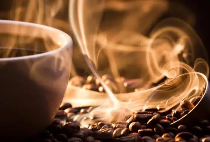 По мнению экспертов и исследователей, от одной до трех чашек в день — это оптимальная норма потребления кофе без кофеина