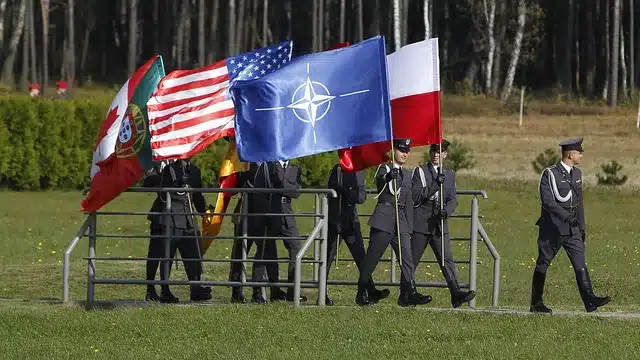 Замглавы генштаба Польши: 300 000 солдат НАТО готовы к перебазированию в страну