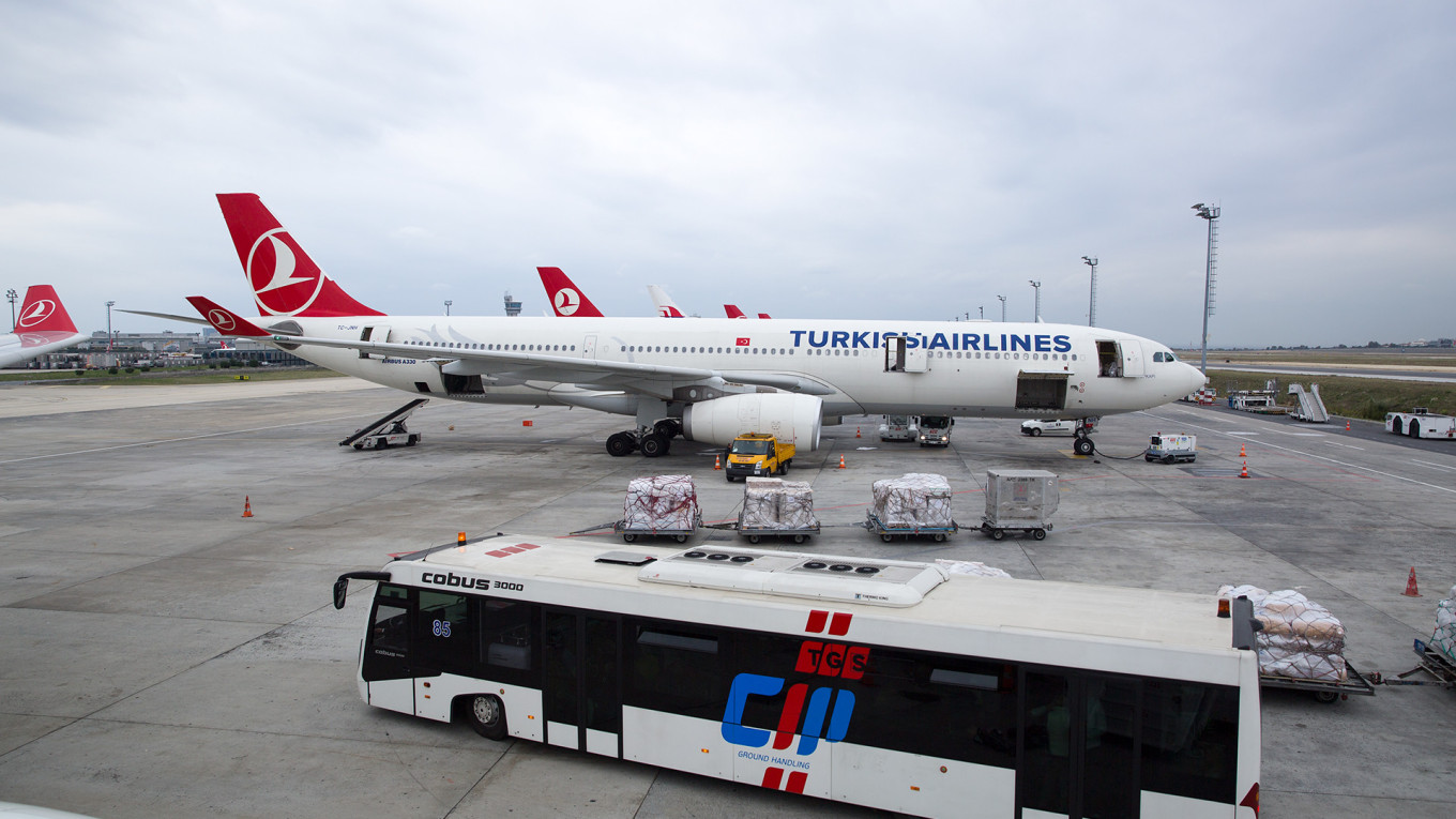 Россиянам рекомендовали не летать крупнейшей авиакомпанией Турции