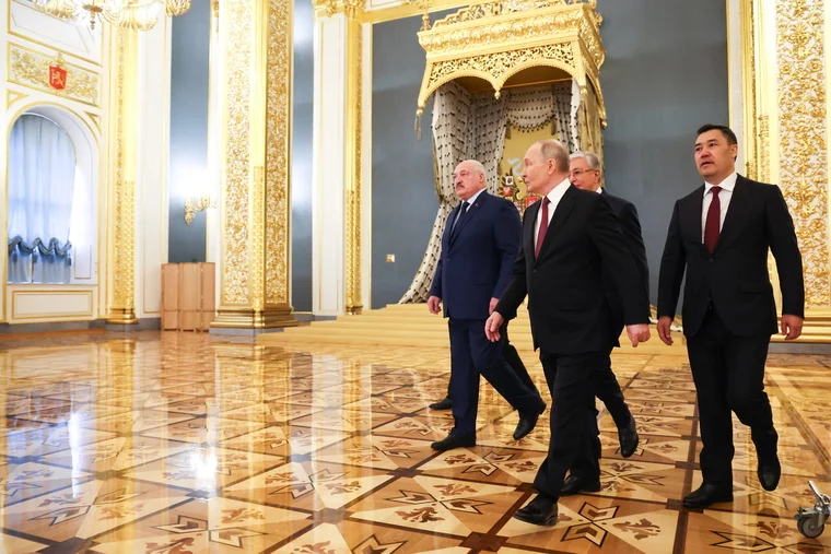 Лидеры ЕАЭС устроили чаепитие в Кремле во время саммита