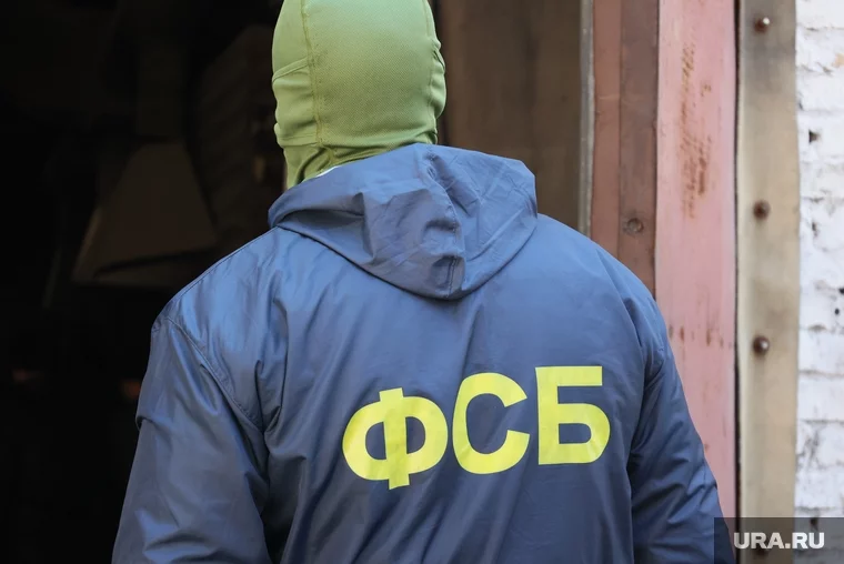 Бойцы ФСБ и МВД ворвались в логово банковских мошенников в Екатеринбурге
