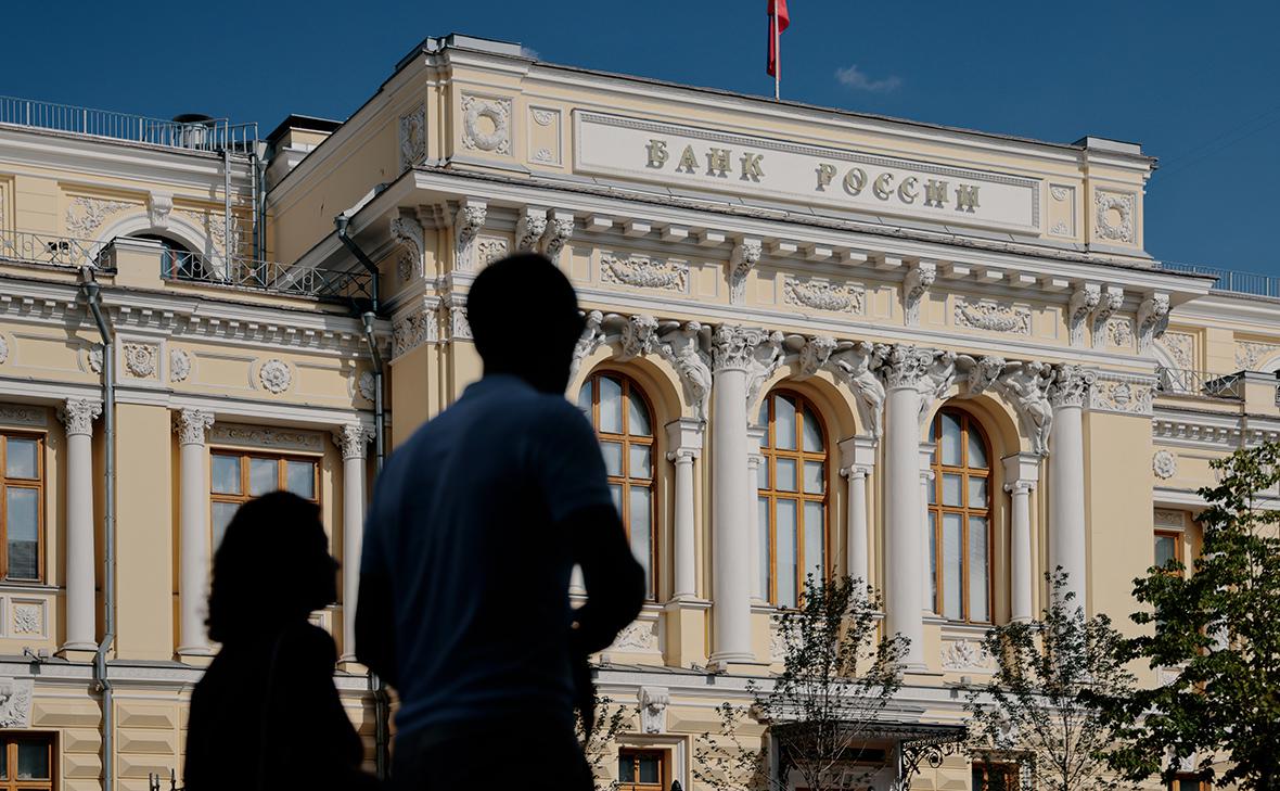 Возврат к фиксированному валютному курсу? ЦБ впервые объявил официальный курс рубля без торгов на бирже