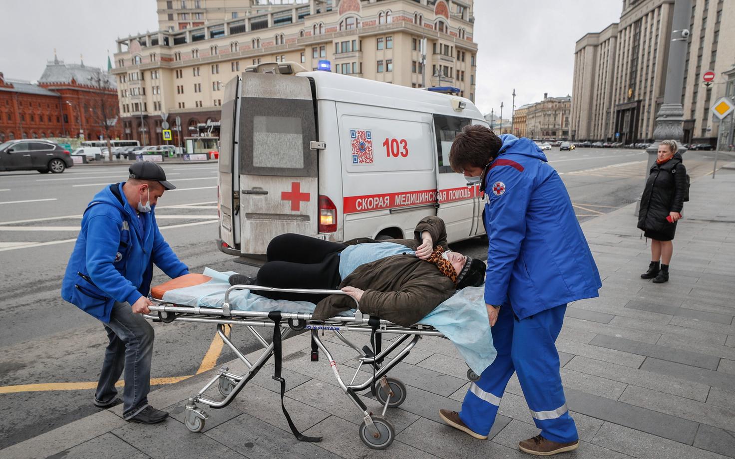 В Москве более 120 человек пожаловались на симптомы ботулизма