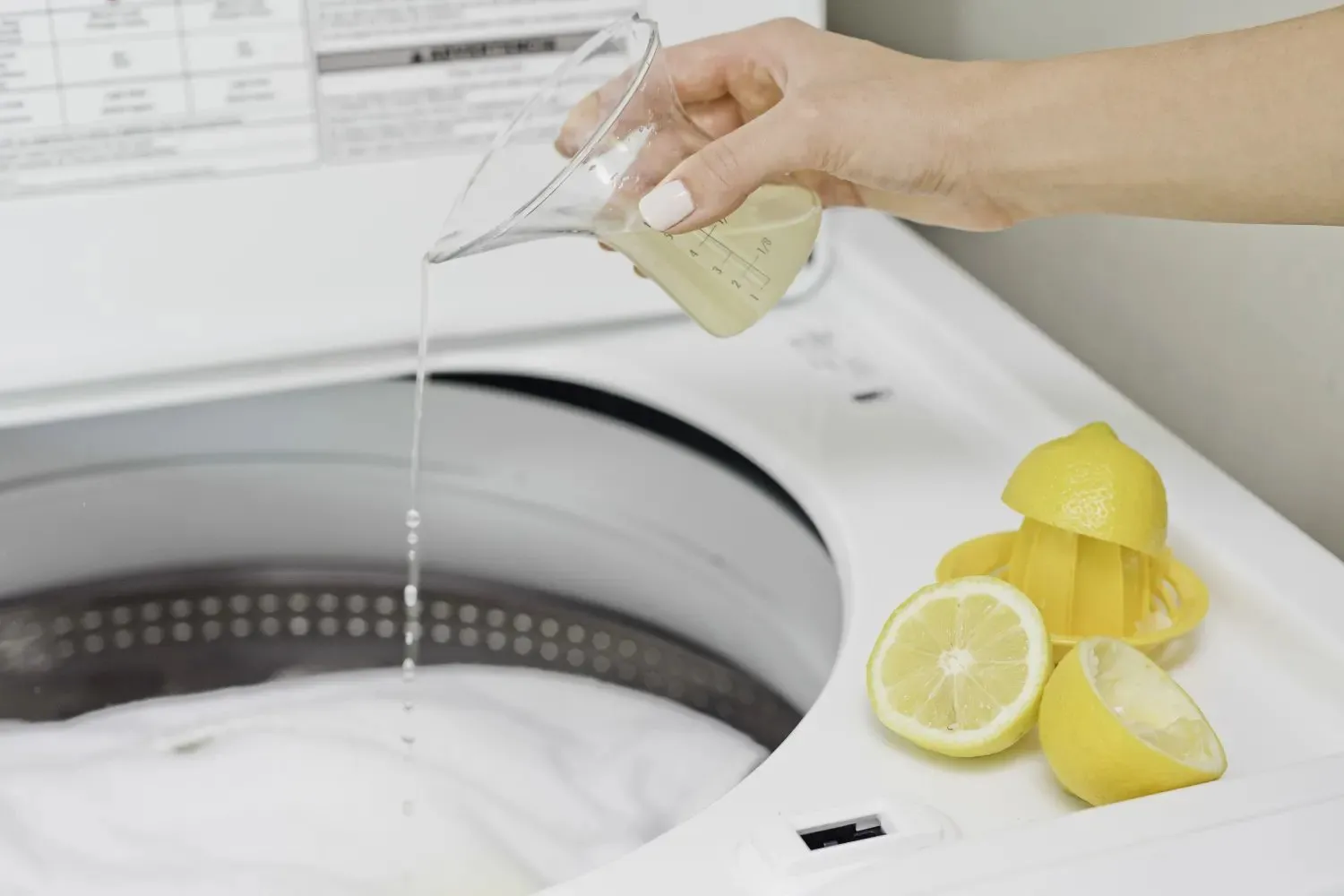 Зачем класть лимон в стиральную машину?