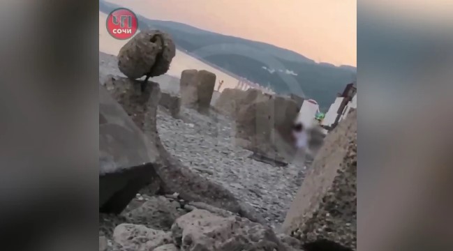 Туристы занялись сексом на пляже в Сочи: видео вызвало жаркие обсуждения