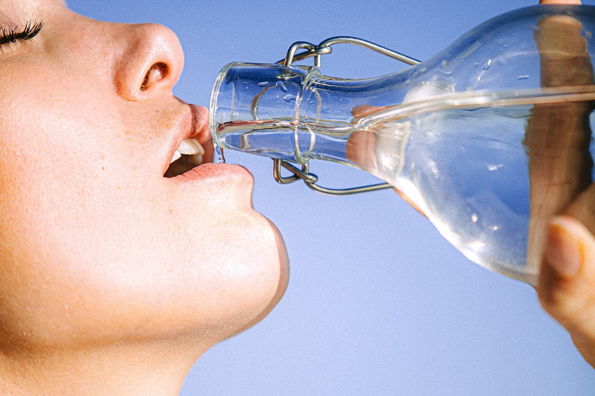 Сколько воды нужно пить в день? Исследование развенчивает миф о восьми стаканах